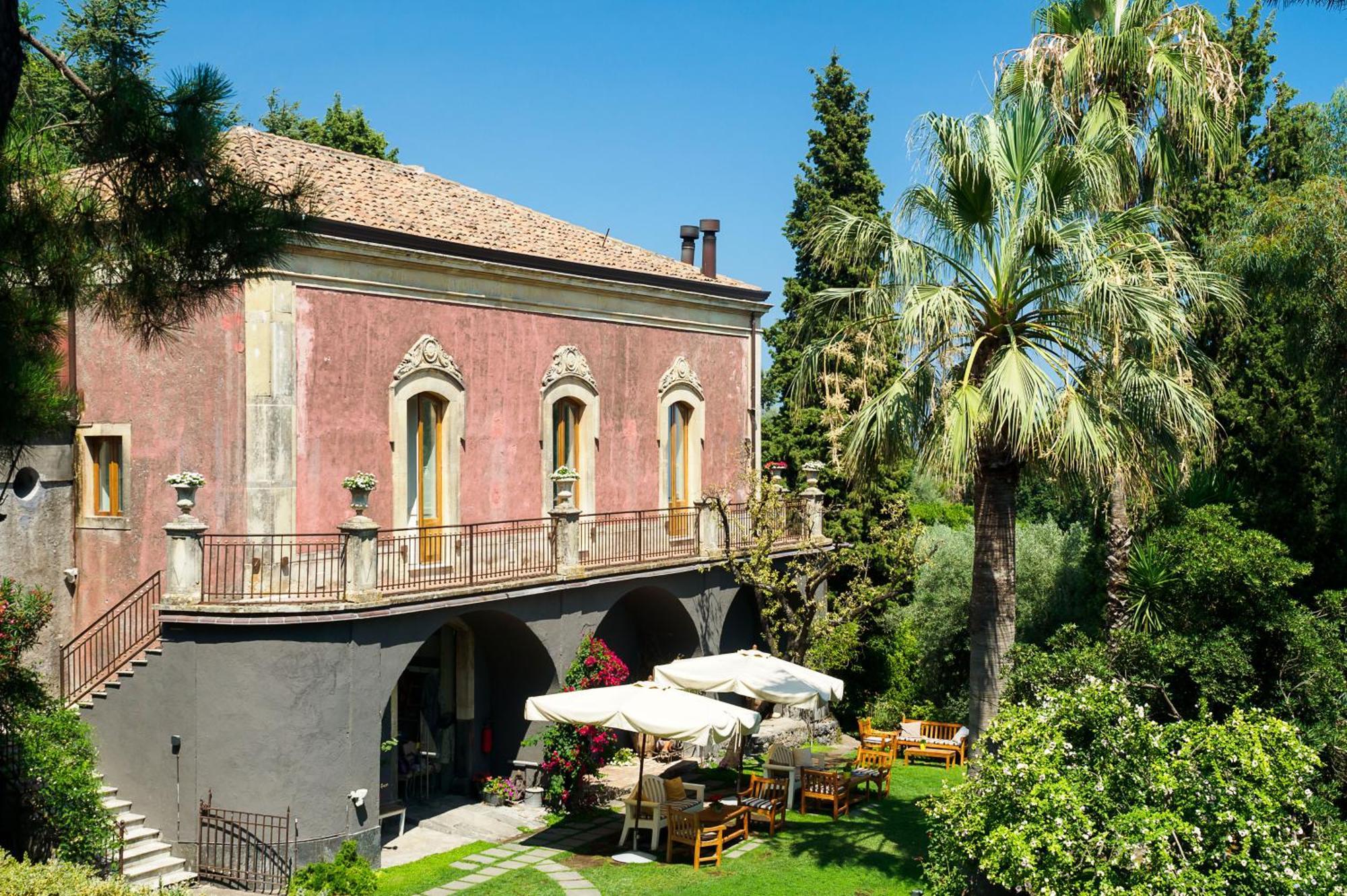 Отель Monaci Delle Terre Nere Цафферана-Этнея Экстерьер фото