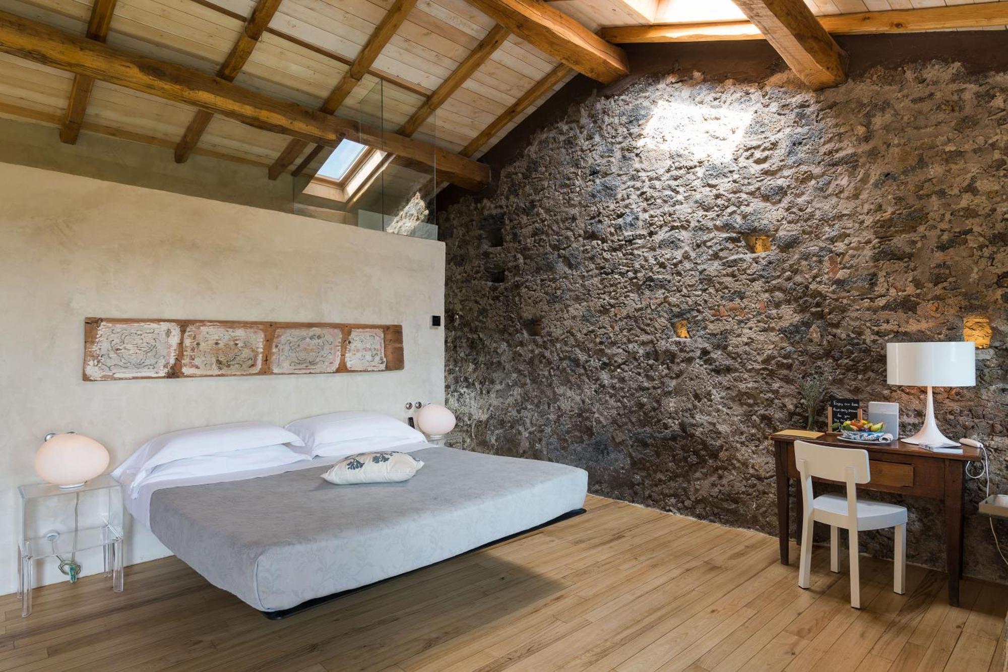 Отель Monaci Delle Terre Nere Цафферана-Этнея Экстерьер фото