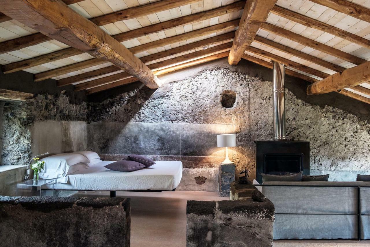 Отель Monaci Delle Terre Nere Цафферана-Этнея Экстерьер фото