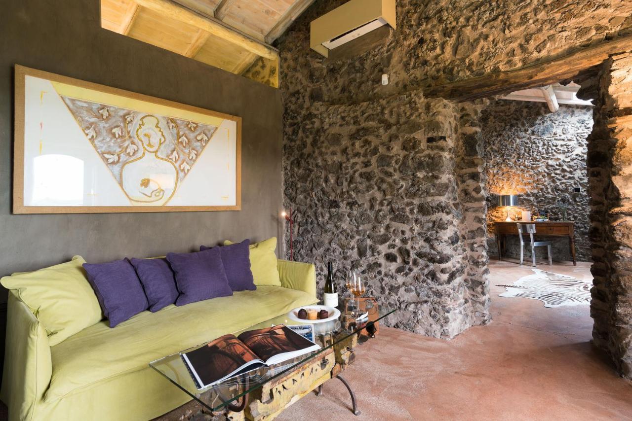 Отель Monaci Delle Terre Nere Цафферана-Этнея Экстерьер фото